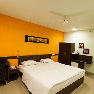 Room Same check check out 9 am to 5 pm